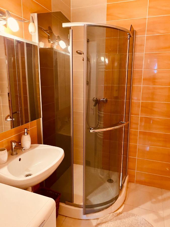 Victoria Apartman เอ็กเกอร์ ภายนอก รูปภาพ